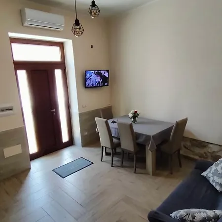 La Piazzetta Apartment Fondi